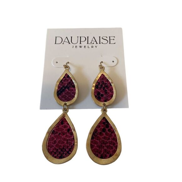 Double Tear Drop Hammered Gold Tone & Faux Snake Skin Earrings. - Picture 4 of 5
